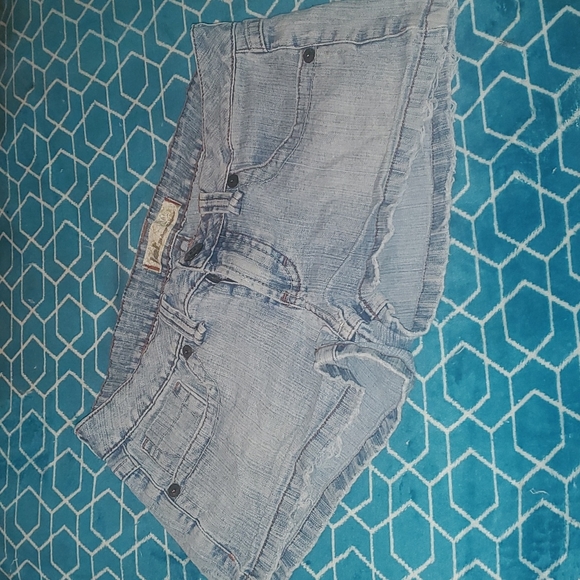L.E.I Low Rise Shorts - Picture 1 of 4
